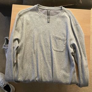 Vuori mens “Jeffrey’s pullover” heather gray size large only worn once.